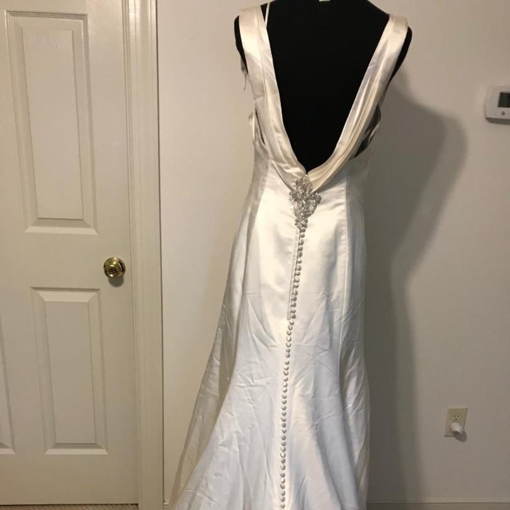 BRIDAL - Picture 3 of 5